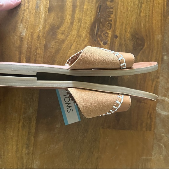 Toms Shea Tan Leather slide sandals embroidered detail size 8 NWT - Picture 6 of 8